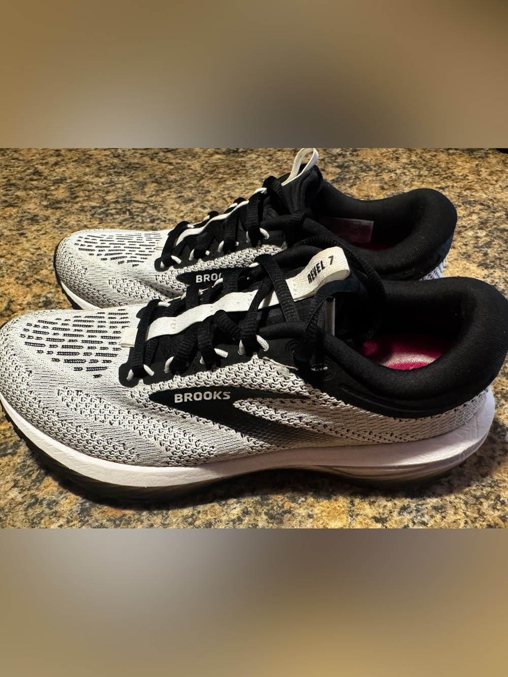 Sold Revel 7 White Black 120424 1B 121 Women's Running Shoes Size 6.5 Medium